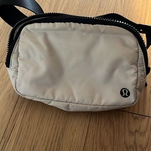 Lululemon waist bag